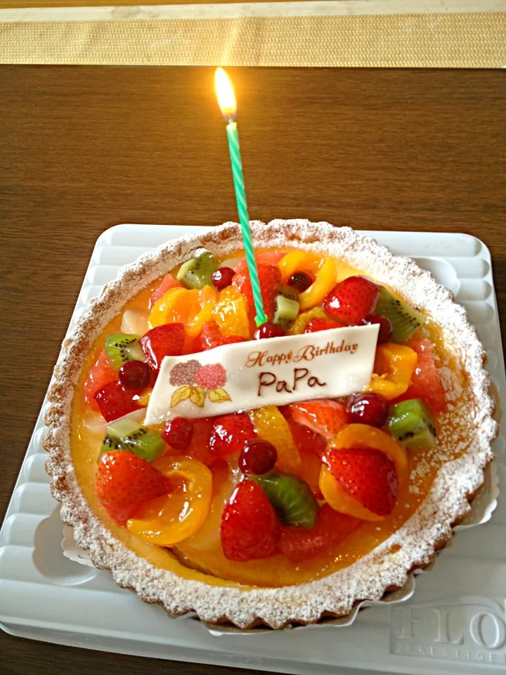 Snapdishの料理写真:Fruits Tart cheesecake for a very special day.|judith sawahataさん