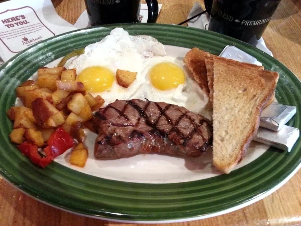 Snapdishの料理写真:Steak, hash, 2 eggs sunny side up with toasts 😄 and black coffee.|@projecthoneypotさん