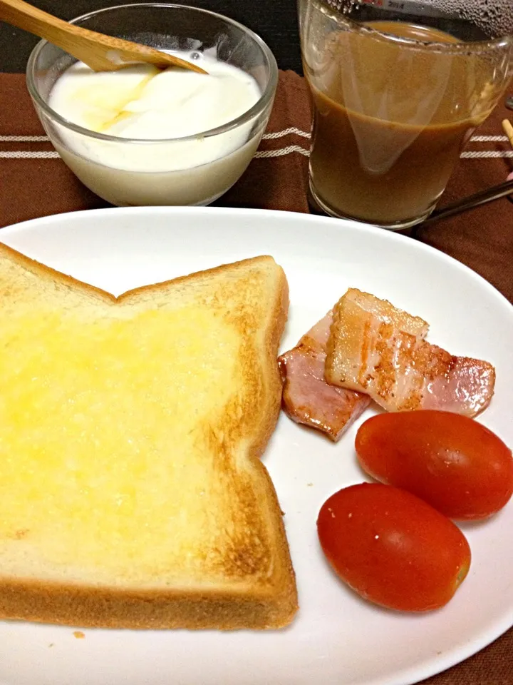 久しぶりにあったかいコーヒーいれた。|きりこさん