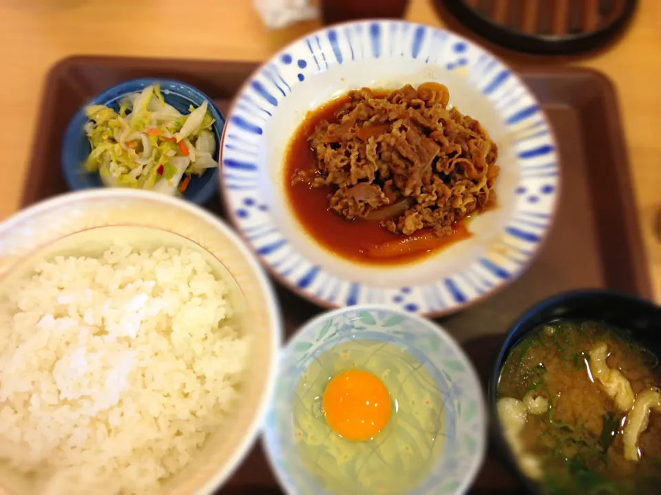 Snapdishの料理写真:すき家の牛皿定食(並)|totoさん