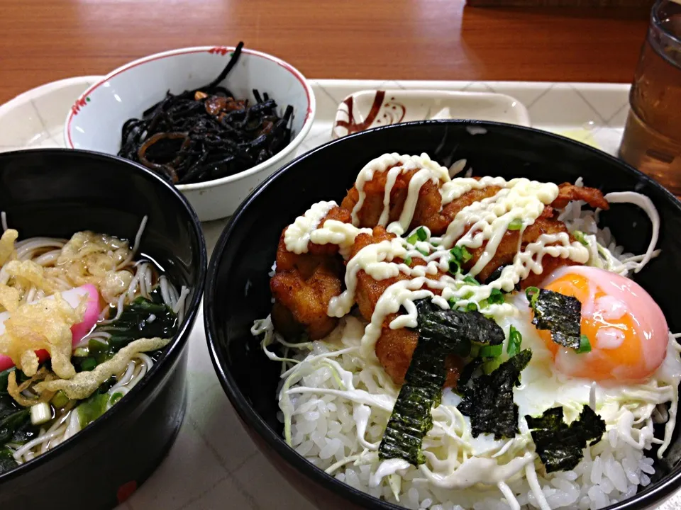 社食。鶏マヨ丼。にゅうめん。|osayanさん