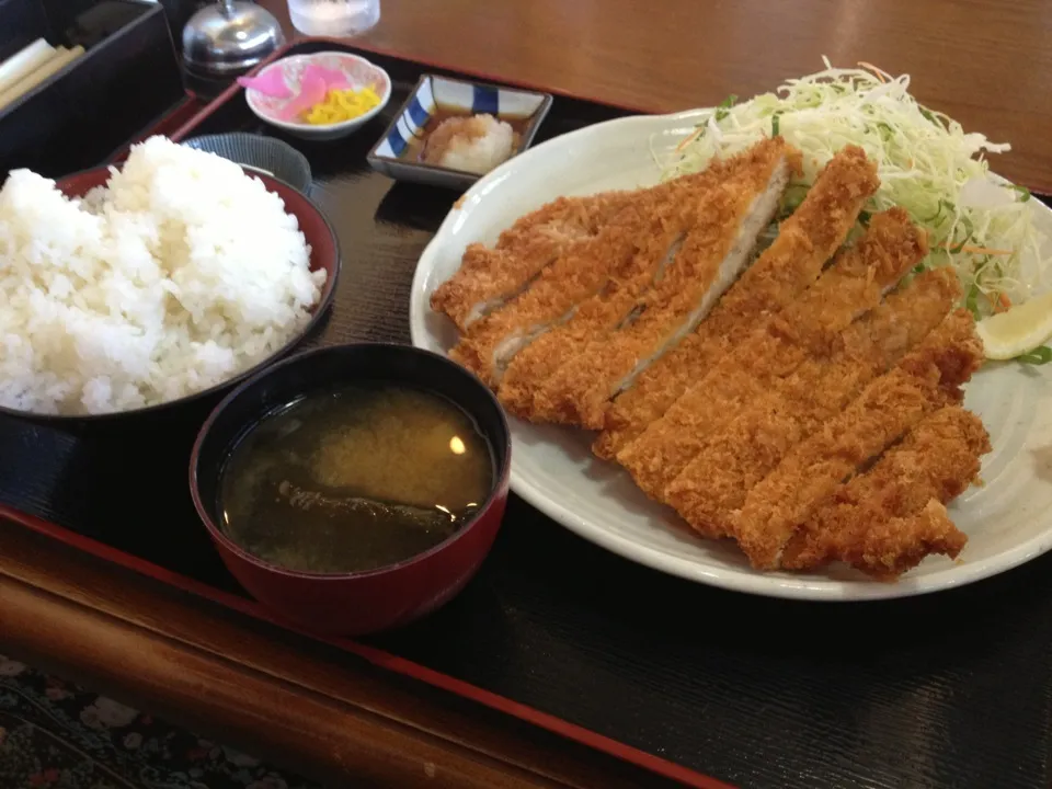 スーパーキッチンかさやのトンカツ定食|食いしん坊さん