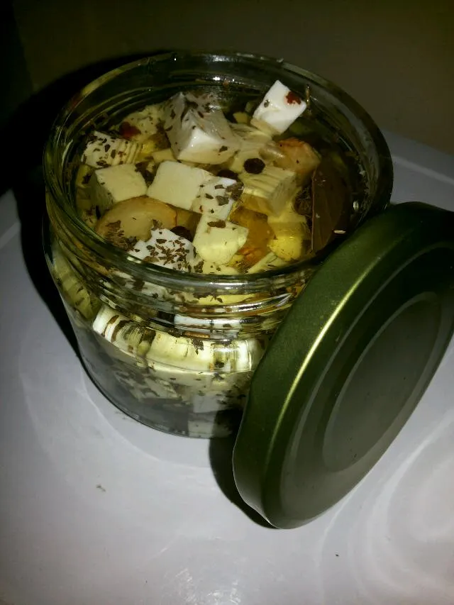 feta cheese in garlic in oil|Judy Ann Perez Aquinoさん