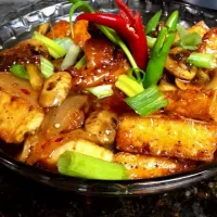 sweet n spicy fish tofu amd mushrooms.|banjo polさん