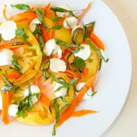 Heirloom Tomato Salad with Carrot & Basil Ribbons.|becky chenierさん