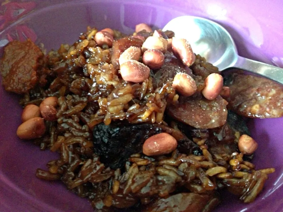 Snapdishの料理写真:Glutinous rice with Chinese sausage and peanuts|Ong Sor Fernさん