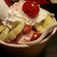 Custard Sundae with Bananas & Strawberries|Euna Chungさん