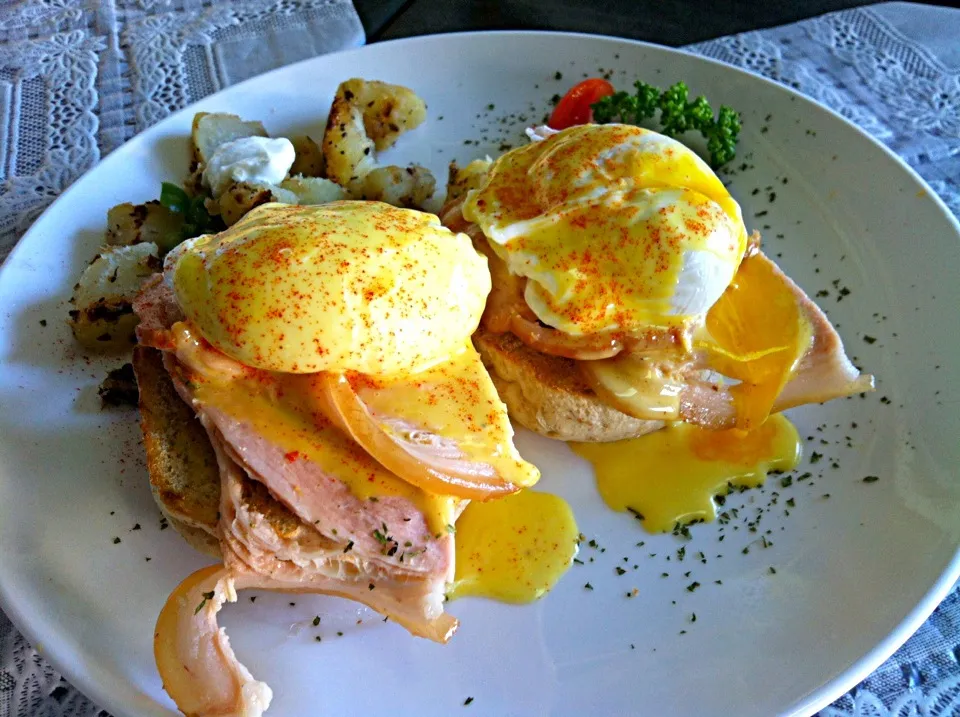 Snapdishの料理写真:Eggs Benedict|Lei-An Chenさん