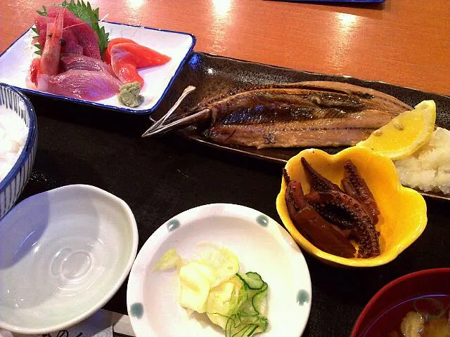 サンマ開き焼きと刺身4点盛り|イヌノヒトさん