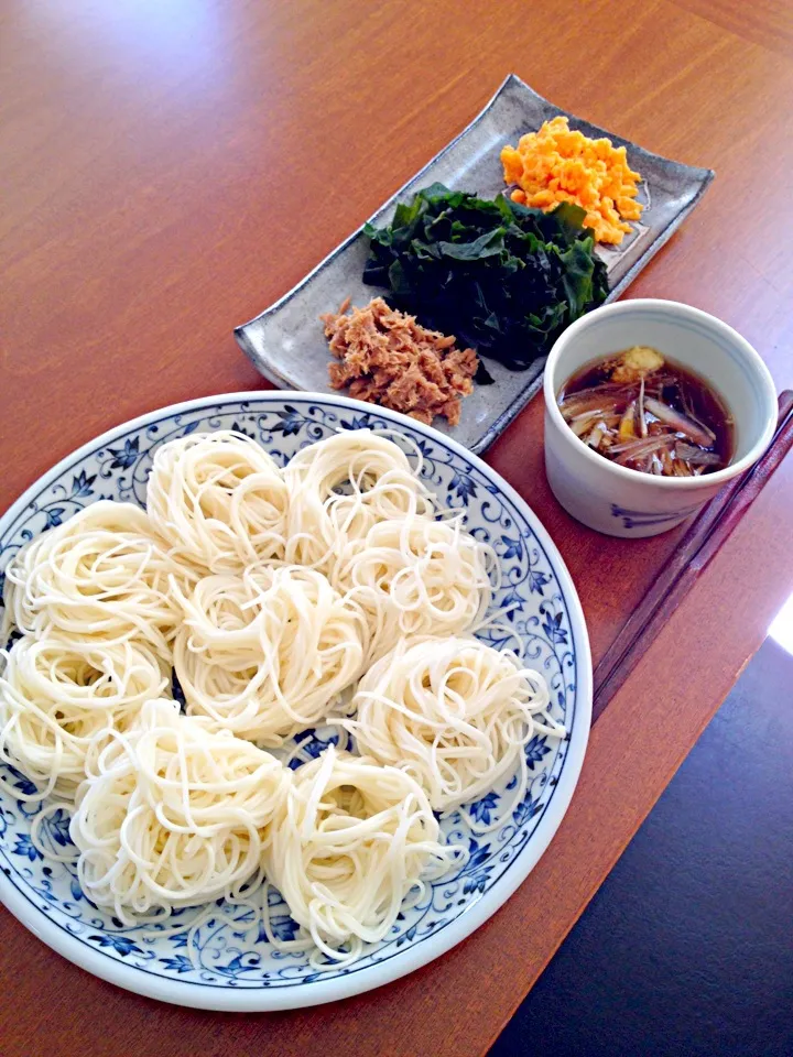 夏休み最後のバラエティ素麺|リンコさん