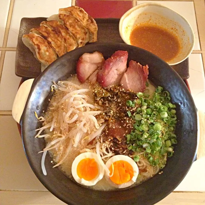 お家で一風堂の赤丸ラーメン☆ぎょうざʕ⋈•◡-ʔ|とまこ(*^o^*)さん