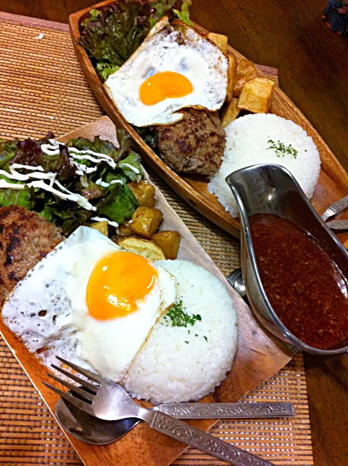 Snapdishの料理写真:tama家のハンバーグソースde次男三男晩ご飯´◡`|いよこ🍻さん