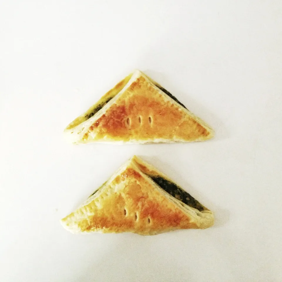 Snapdishの料理写真:Bacon Spinach Pie|OnTheWoodenTableさん