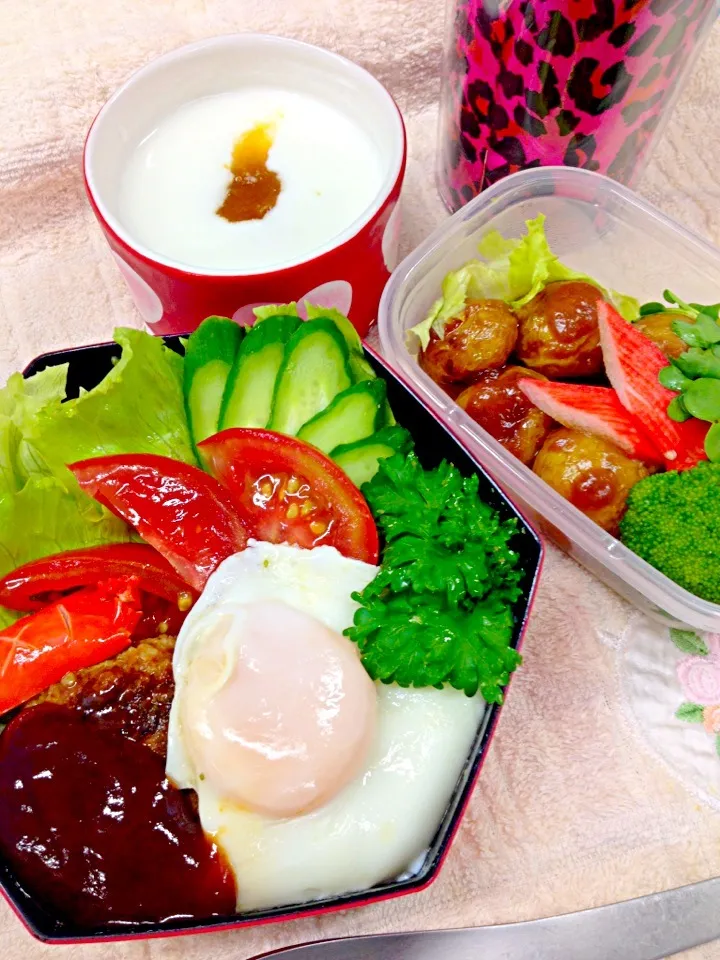 ロコモコ丼＆甘辛みそ小芋お弁当♪|桃実さん