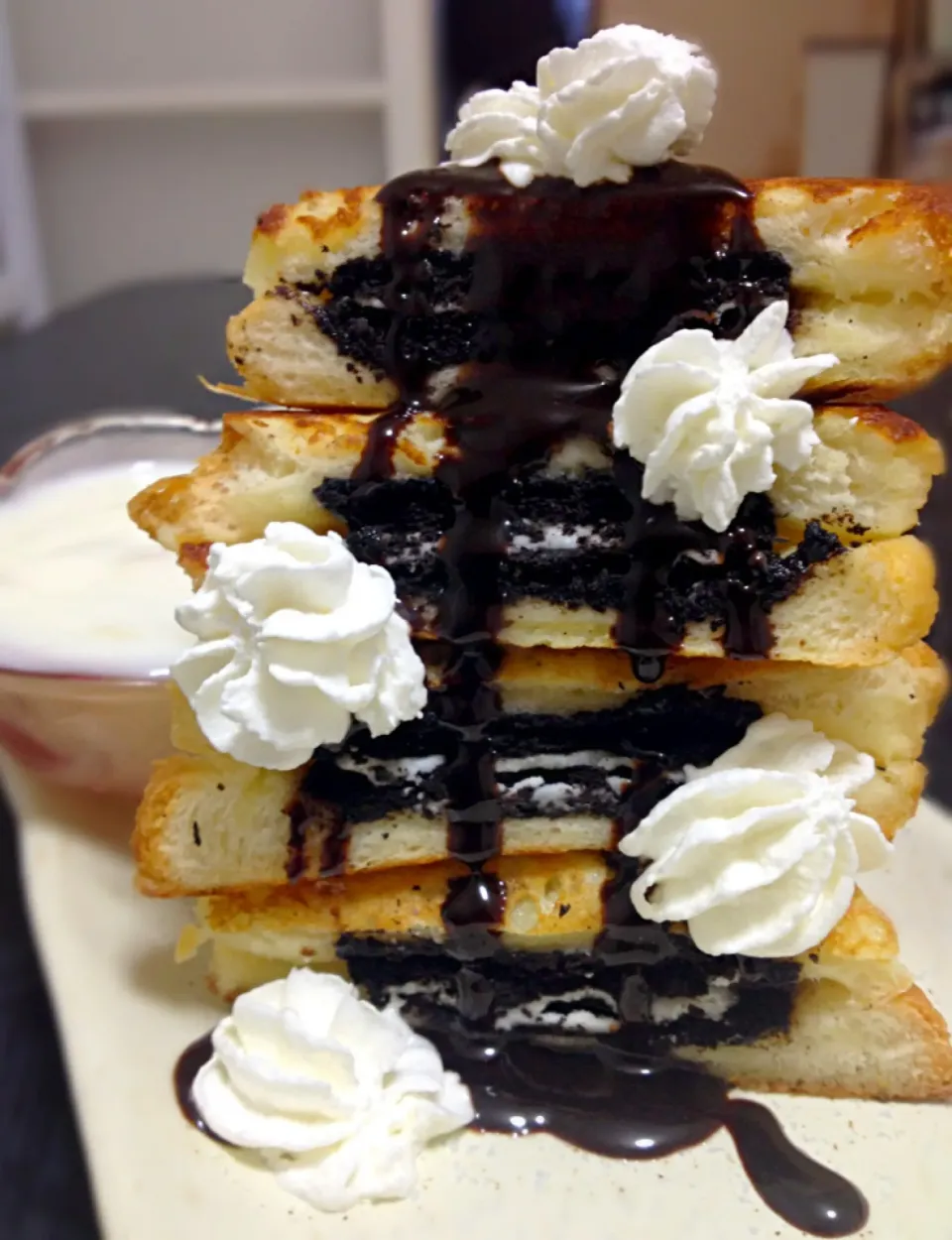 Oreo-Stuffed Eggless French Toast and Tropical Fruit Mix Yogurt|Nyam | 照ちゃんさん