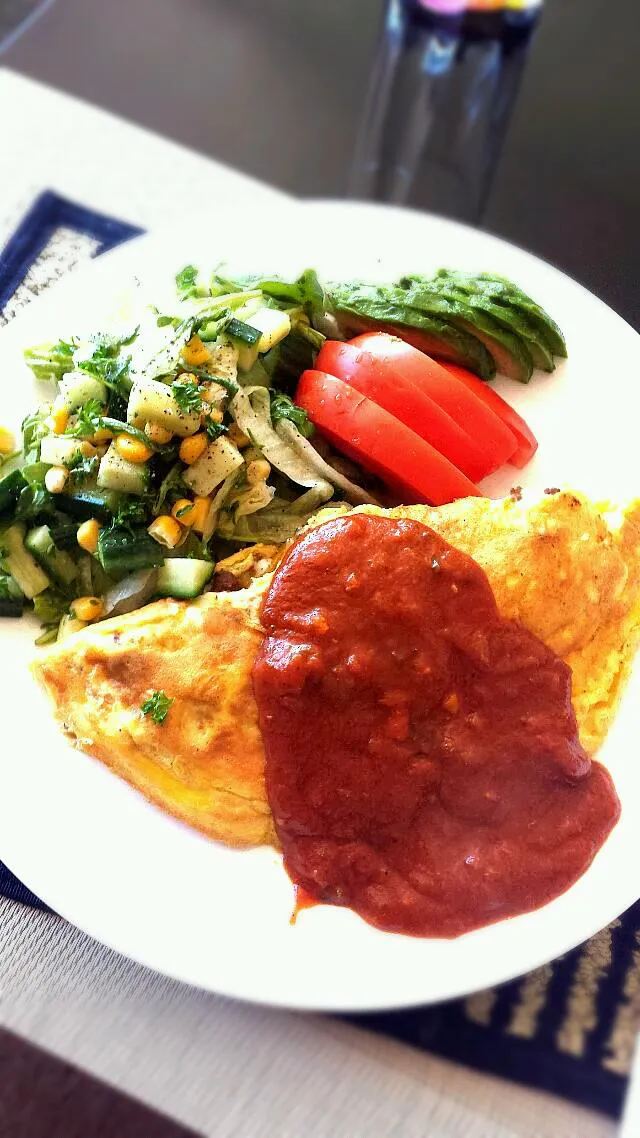 Snapdishの料理写真:mushroom & potato omelette with tomato curry sauce|maymayinloveさん