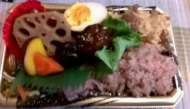 秋の彩りおこわ弁当|まぐろさん