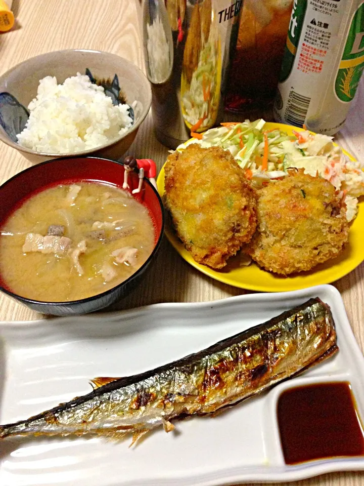 コロッケ・秋刀魚・豚汁定食|伍龍やすさん