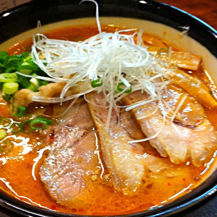 学舎 麺乃家  学舎味噌ラーメン ピリ辛味噌チゲ入り|ユズさん