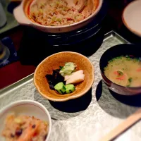 Snapdishの料理写真:塩釜ごはん、味噌汁、漬物|aya_mammyさん