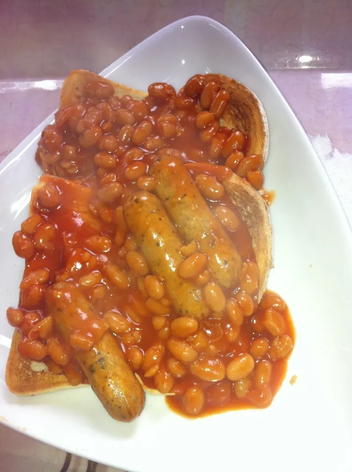 Beans and veggie sausage on toast|Emma Proe Was Duncalfさん