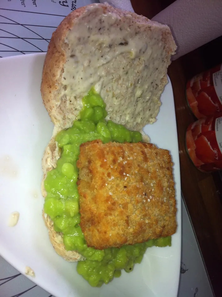 Fish steak butty with mushy peas and tatre sauce|Emma Proe Was Duncalfさん