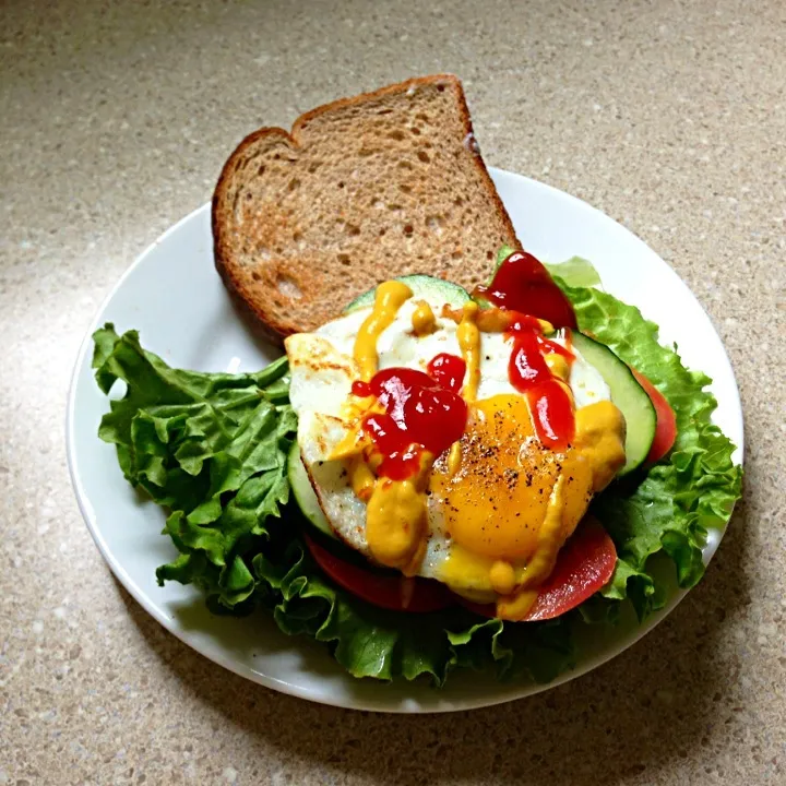 Egg and veggies sandwich|gofitlifeさん