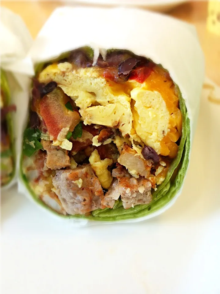 Breakfast Burrito: Hash brown, egg, cheese, black bean, sausage , salsa fresca|Ryan Kimさん