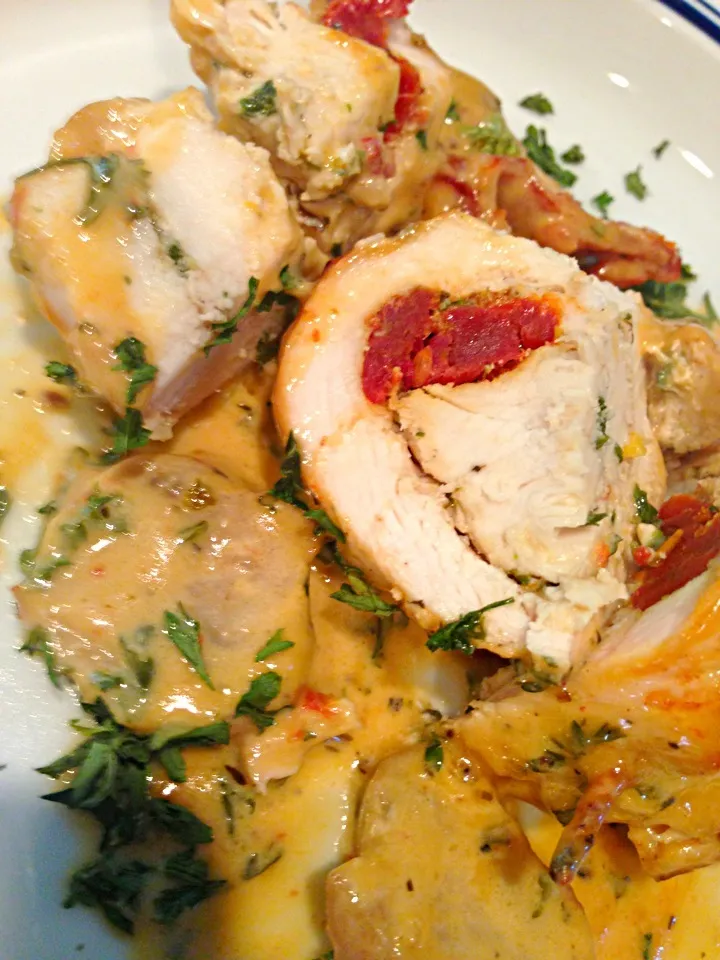 Chicken stuffed w sun-dried tomatoes & mushrooms herb sauce|Carmela Solon P.さん