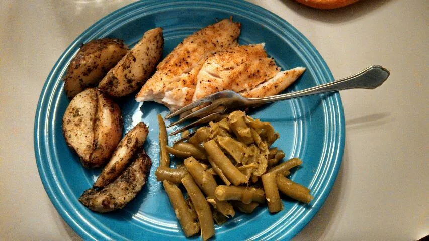 Tilapia with green beans and garlic potatoes|Kelsey Richardsさん