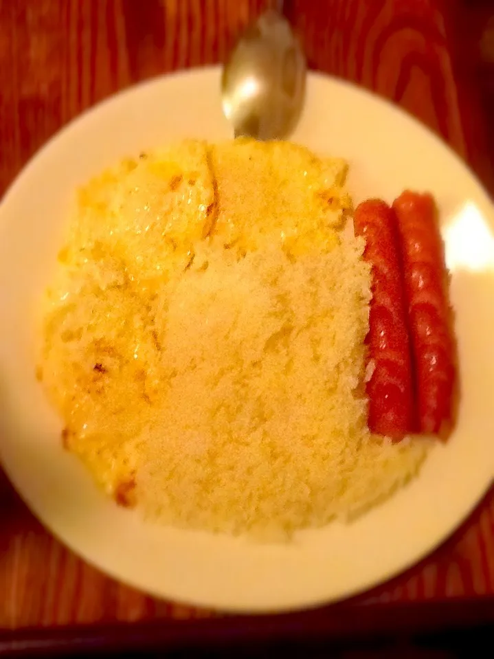 Snapdishの料理写真:Sunny side up eggs,hot dog and rice.|Aeriel Macabeoさん