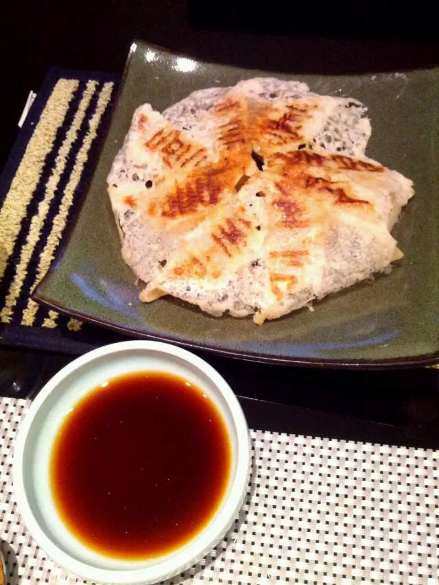 gyoza with crispy wings|maymayinloveさん