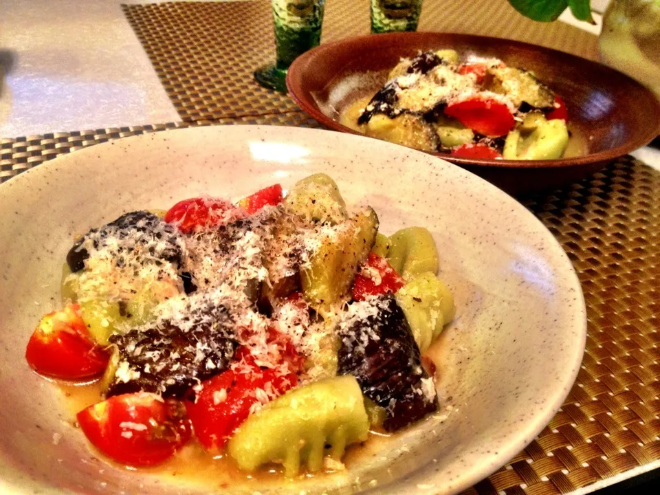 Edamame gnocchi with grape tomatoes and eggplants.|Kirk Awiamさん