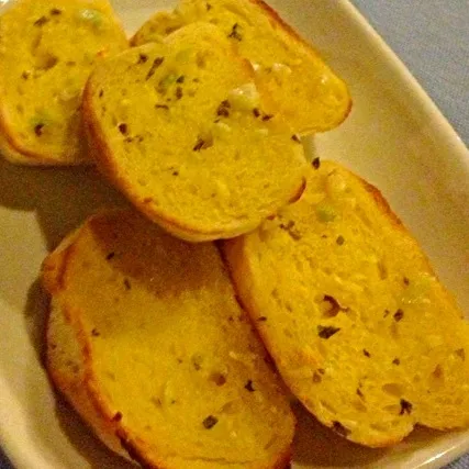 Garlic bread 💛💛|KanoKさん