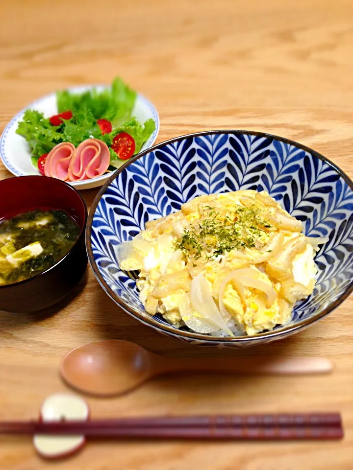 Snapdishの料理写真:あっさりお出汁の玉子丼|ゆきぼぅさん