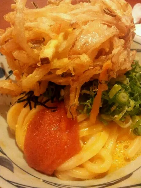 【大阪・高槻】丸亀製麺「明太釜玉うどん(大) 野菜かきあげトッピング」|うえおさん