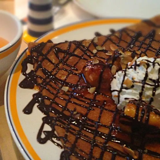 Snapdishの料理写真:banana creperie with choc sauce|Emmaさん