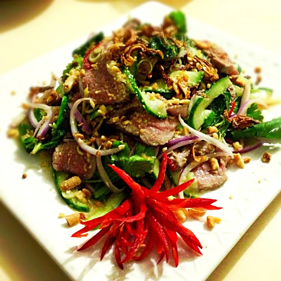 Beef Carpaccio Vietnamese Style|Lynh Lynhさん