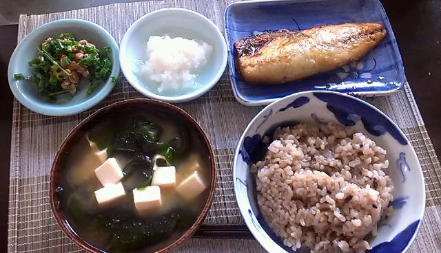 鯖塩焼き&納豆&豆腐の味噌汁|まぐろさん