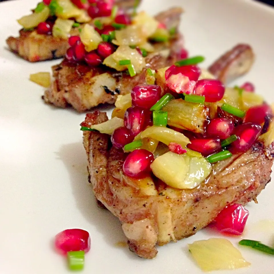 Lamb cutlet with Pomegrante Fennel Salsa|Lynh Lynhさん