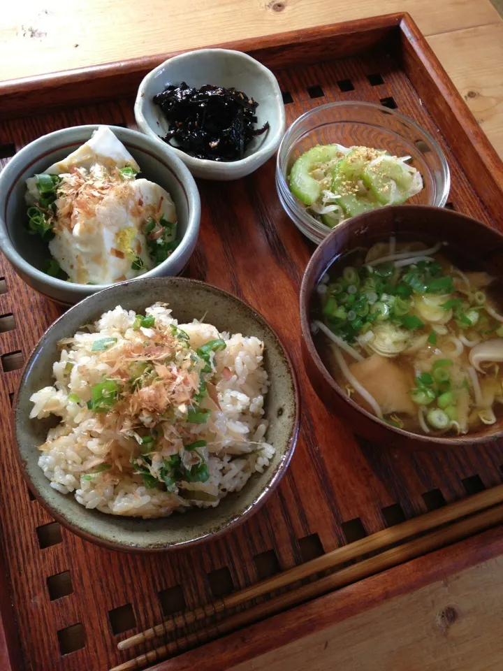 Snapdishの料理写真:友近さんの生姜ご飯で朝ごはん|まっきーさん