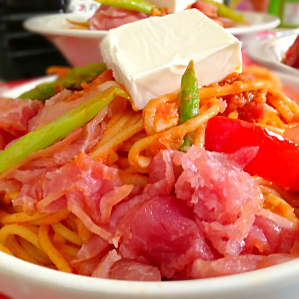 トマトとマスカルポーネのパスタ⭐生ハムとクリームチーズ添え🍝|きゅうちゃんさん