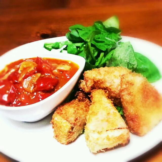 Fried Camembert cheese with tomato source|Alley Catさん