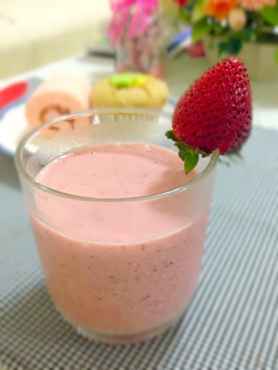 Snapdishの料理写真:🍓Strawberry smoothie 🍓|🍴melody🍛🎶さん