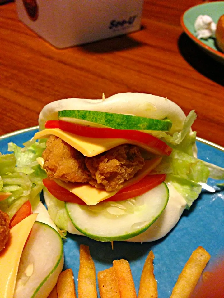 Snapdishの料理写真:Chicken bun|jeremy soehatmoさん