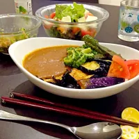 Snapdishの料理写真:煮込みカレー夏野菜添え💓|市嶋すみれさん