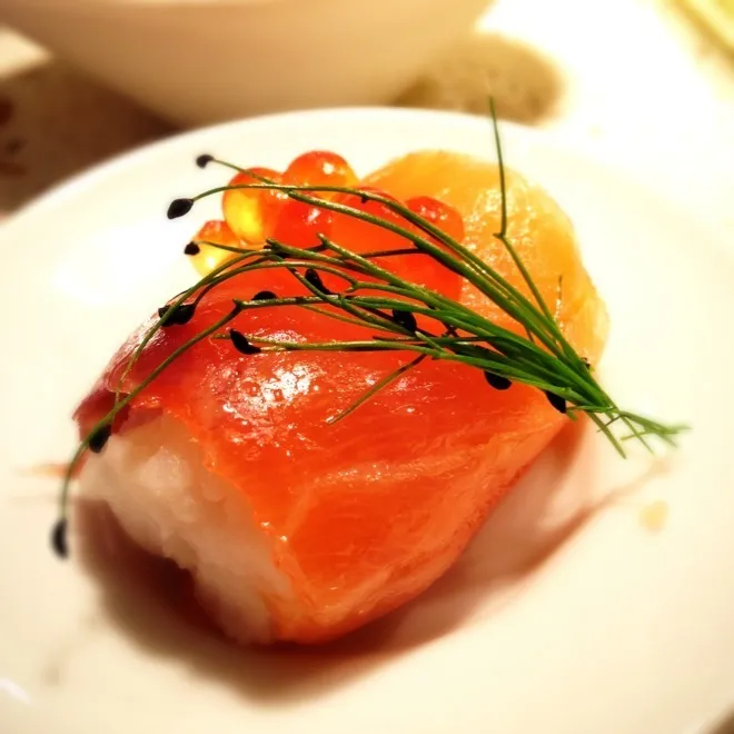 Salmon Fish Roll|Sam: photos by iPhoneさん