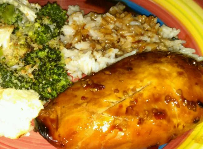 Sweet and sticky chicken breast with roasted cauliflower/broccoli and rice|Sashi Steinerさん