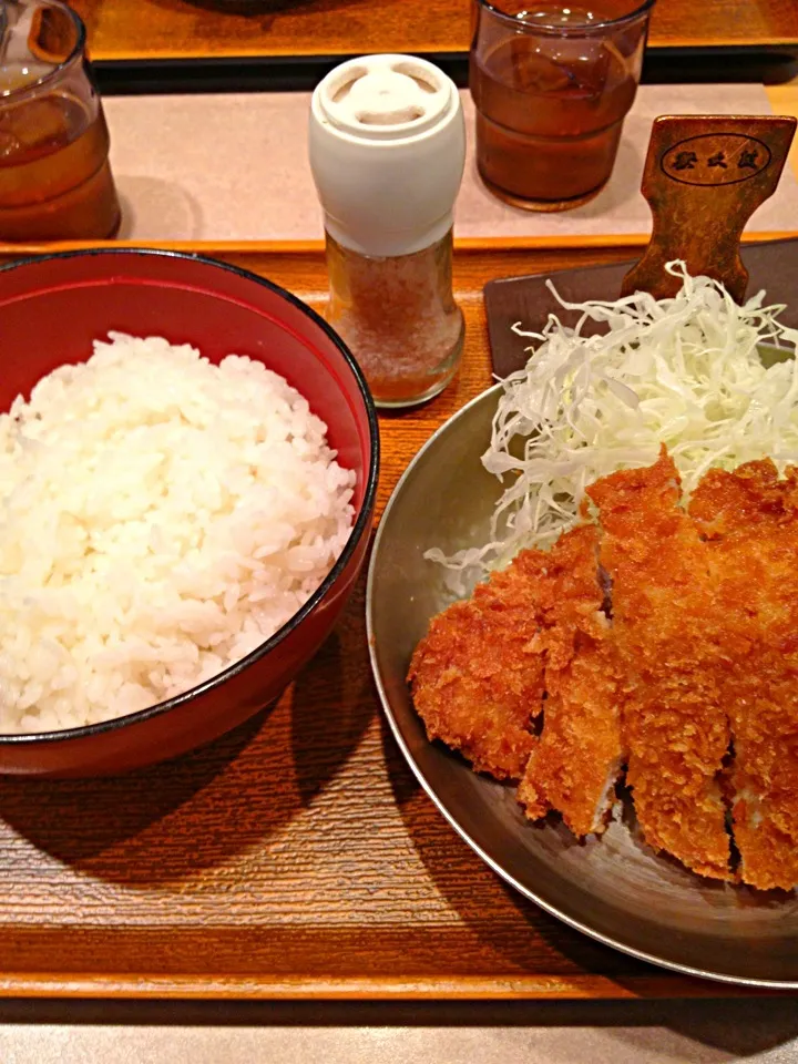 塩とんかつ丼、ローズソルト|有樹岡村さん