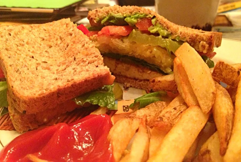 Snapdishの料理写真:Tempeh Reuben and fried|Eliseさん